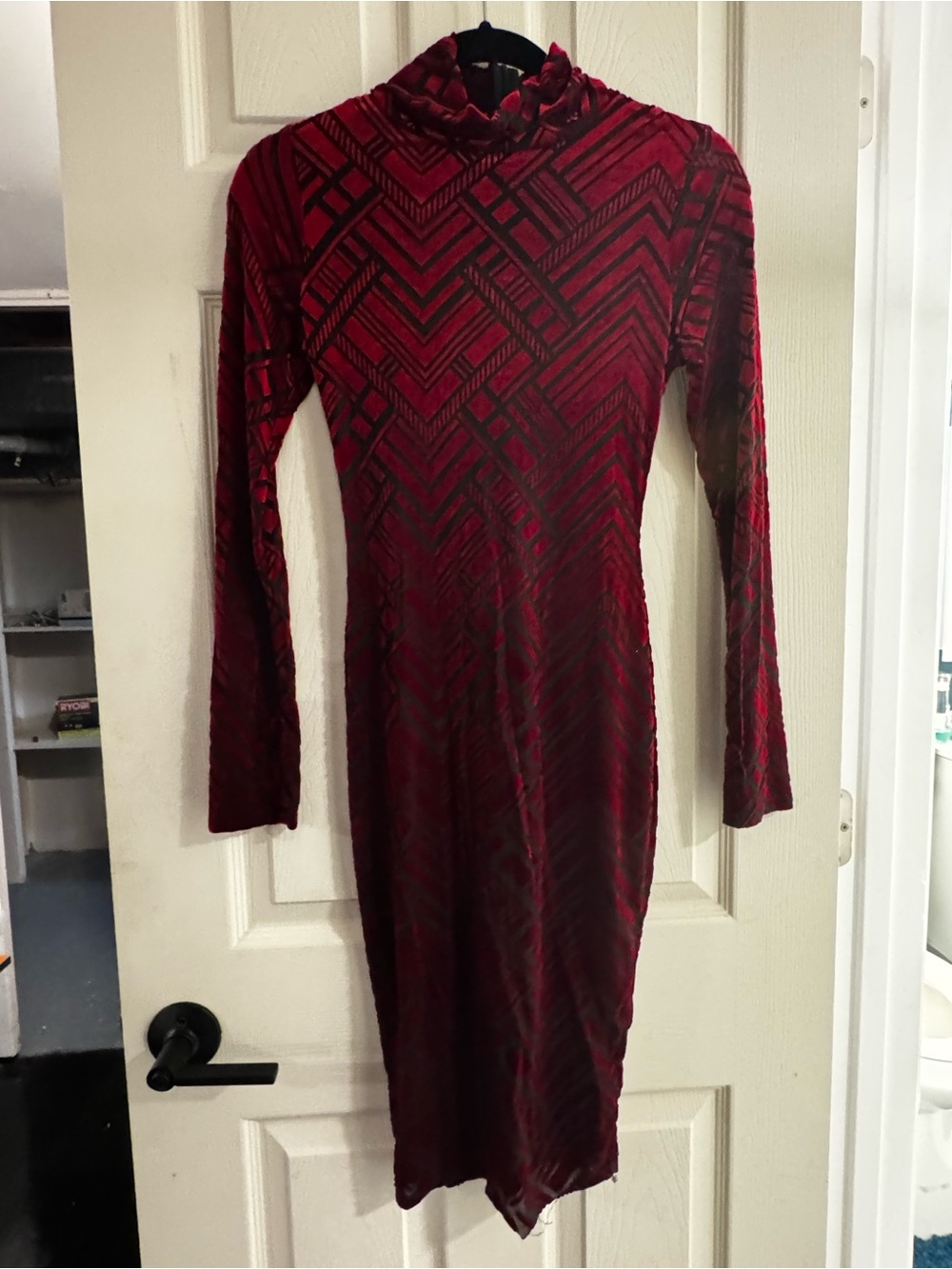 Red Velvet Geometric Long-Sleeve Midi Dress